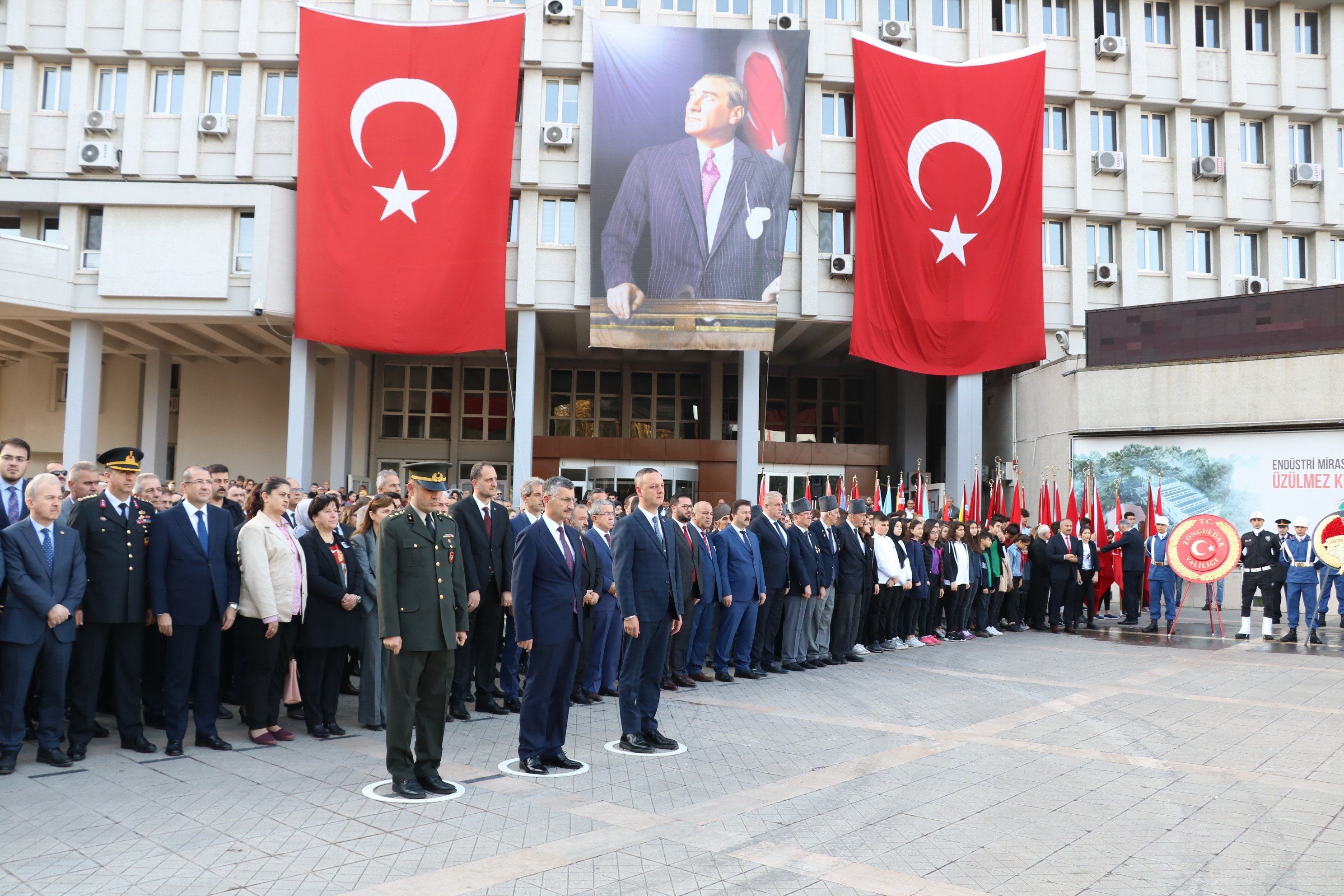 Cumhuriyetin ilk vilayeti Ata´sını andı - 6