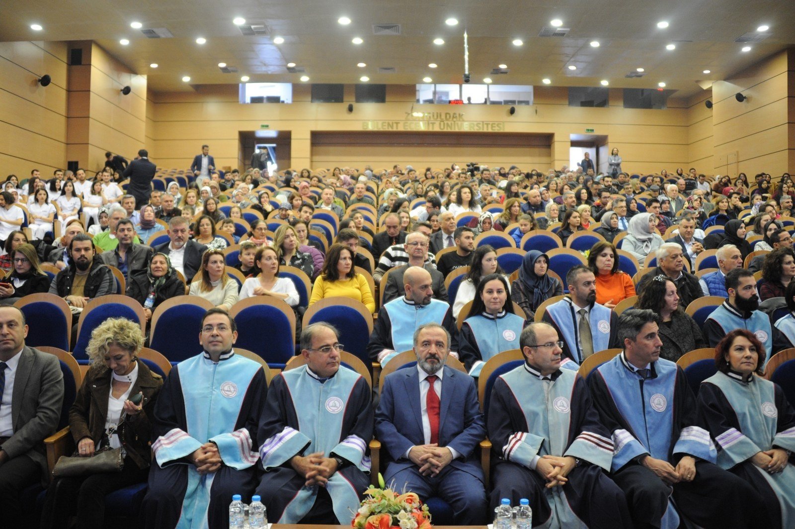 Diş Hekimi adayları beyaz önlüklerini giydi - 1