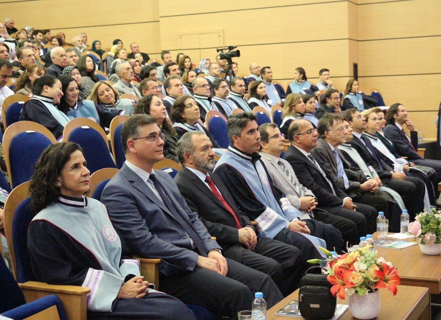 Tıp fakültesi birinci sınıf öğrencileri beyaz önlüklerini giydi - 3