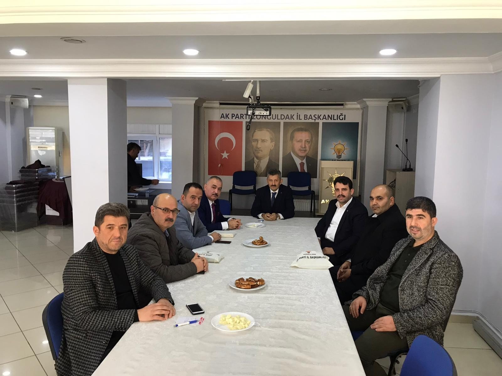 AK Parti ilçe başkanları istişare için toplandı, Tosun’dan açıklama: “İLÇE KONGRELERİ ŞUBAT’TA” - 1