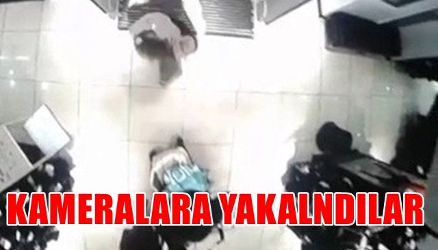 Anne kız hırsızlık yaparken kameralara yakalandı