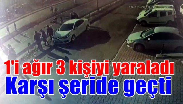 Otomobil yayalara çarpıp karşı şeride geçti