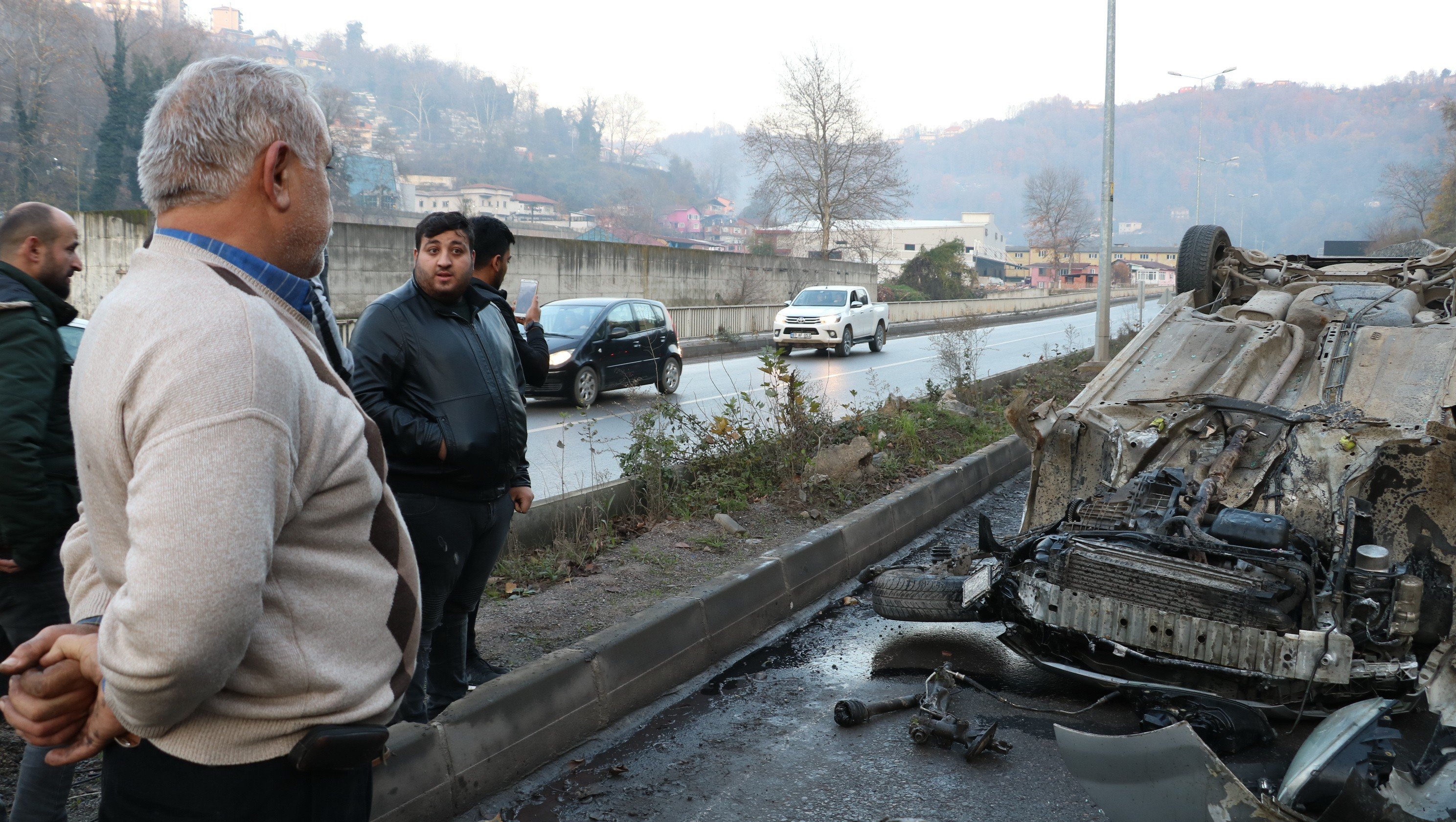 Parçalara ayrılan otomobilden yara almadan kurtuldu - 8