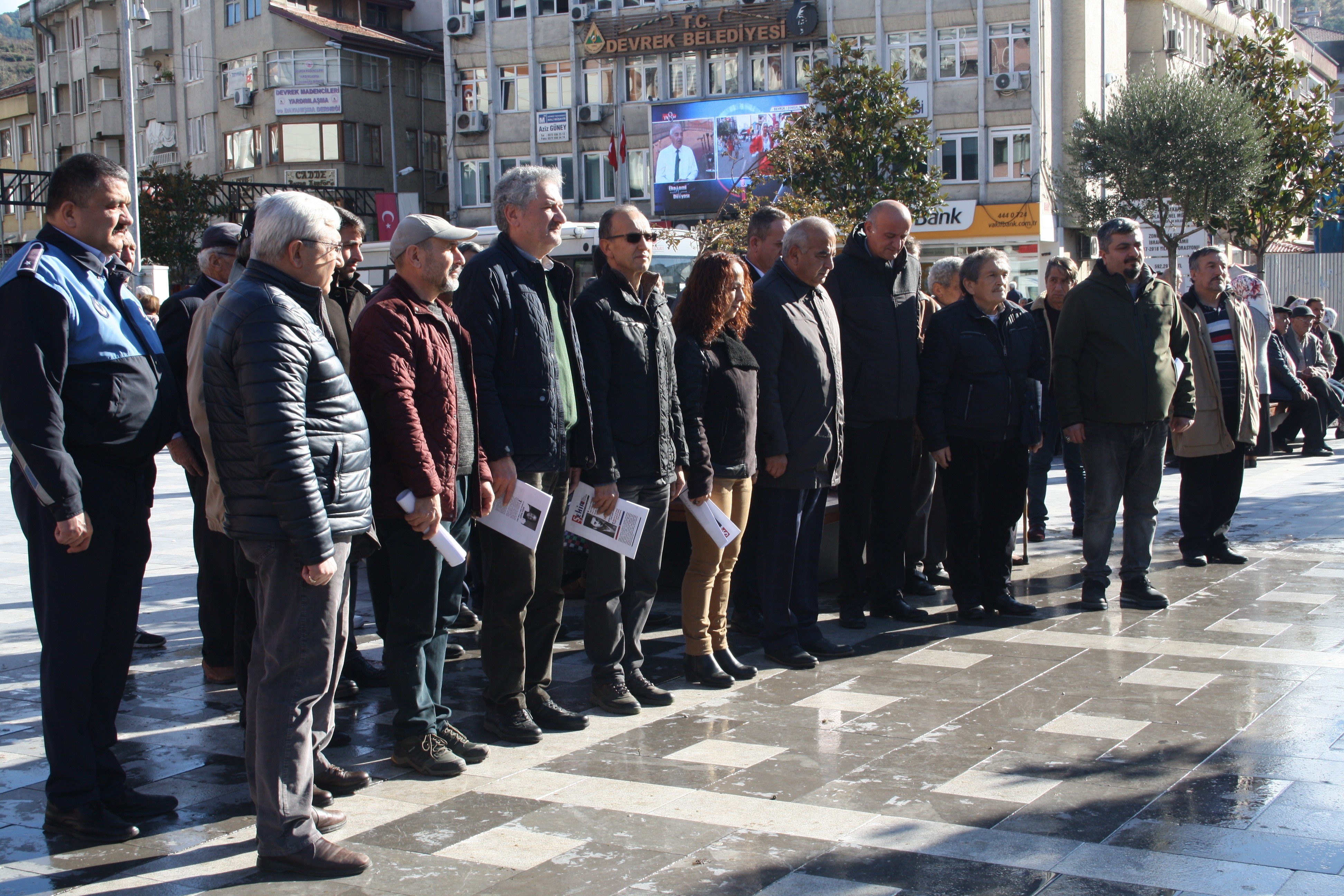 Şair Rüştü Onur için... - 2