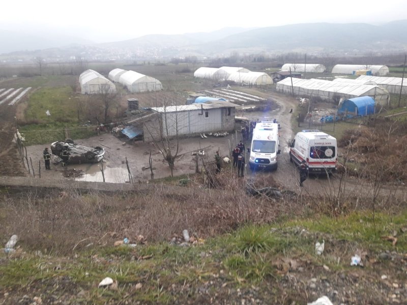Otomobil şarampole uçtu: 5 yaralı - 6