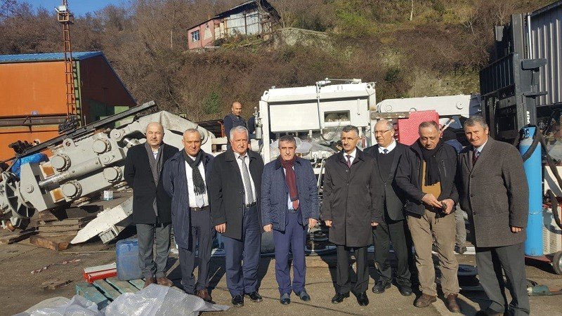 Vali Bektaş, galeri açma makinesini inceledi - 1