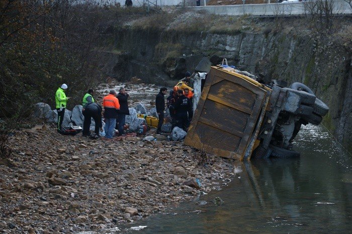 Yollar buz tuttu, kazalar beraberinde geldi - 11