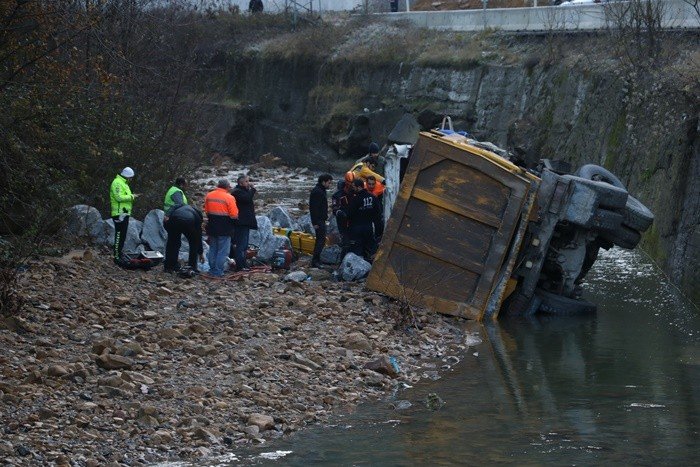 Yollar buz tuttu, kazalar beraberinde geldi - 11