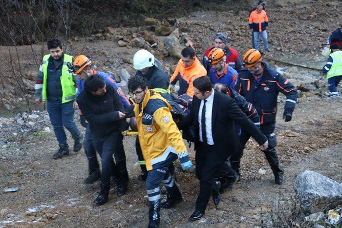 Yollar buz tuttu, kazalar beraberinde geldi - 24