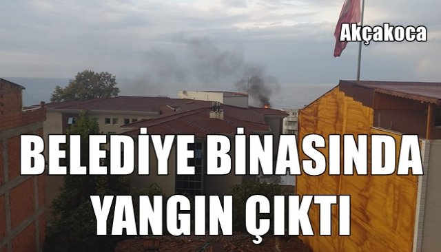  Belediye binasında çıkan yangın paniğe neden oldu