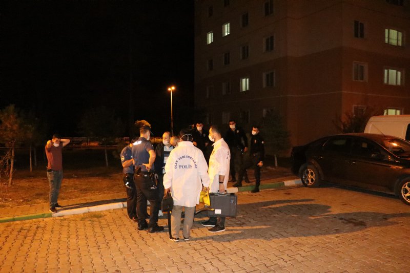 DÜRDÜNCÜ KATTAN DÜŞEN KADIN, YAŞAM MÜCADELESİ VERİYOR - 3