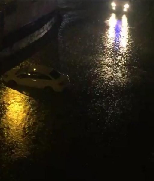 EREĞLİ´DE SAĞANAK ETKİLİ OLUYOR... BAZI MAHALLE VE KÖYLER KARANLIKTA... - 2