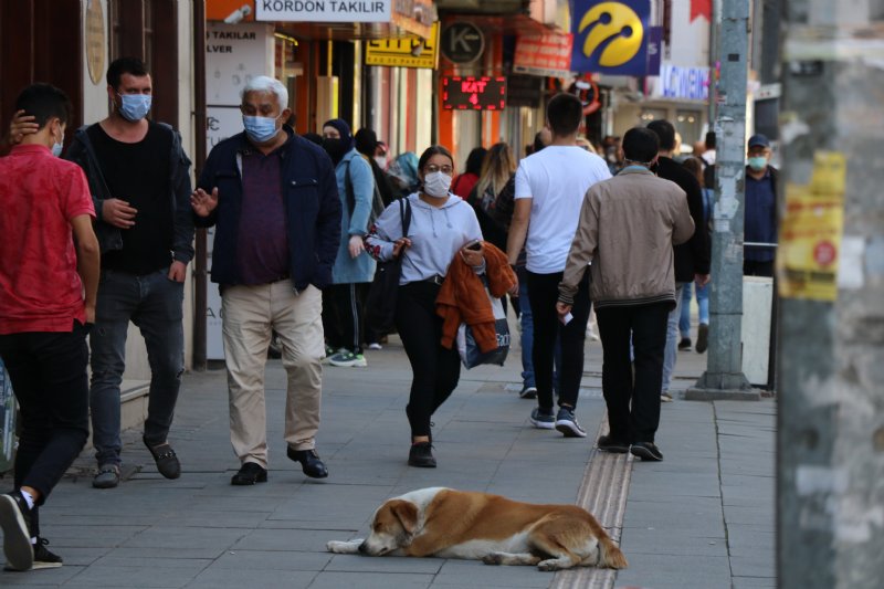 GENÇLER MASKE NEDENİYLE TARTIŞTI - 3