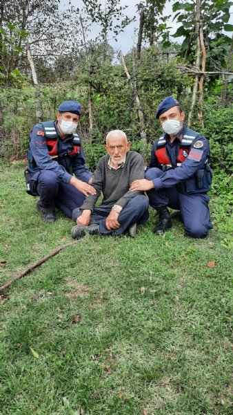 KAYIP YAŞLI ADAMI, ASKER BULDU… - 1