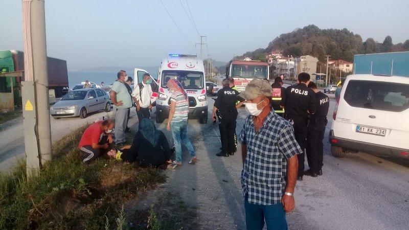 Otomobiller çarpıştı: 3 yaralı6 - 1