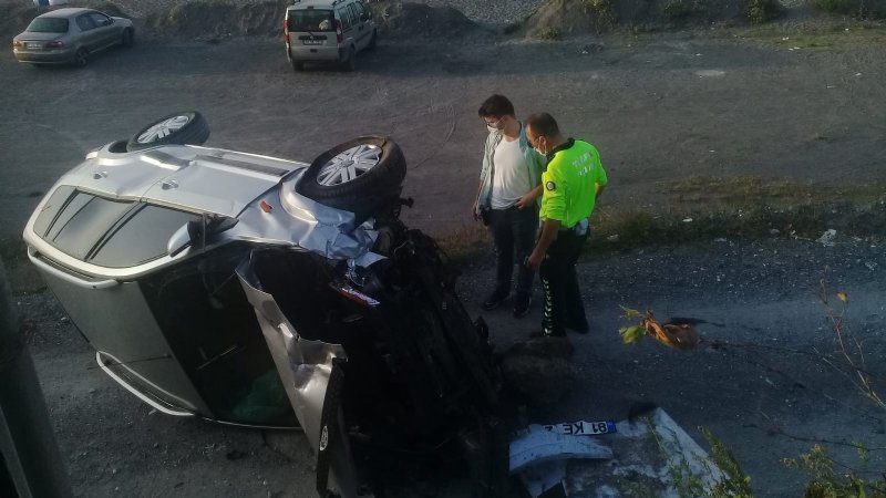 Otomobiller çarpıştı: 3 yaralı6 - 4