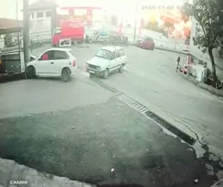 Karantinadan kaçtı kaza yaptı: 3 yaralı - 1