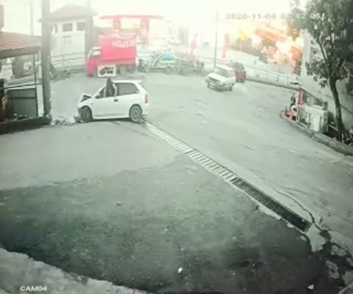 Karantinadan kaçtı kaza yaptı: 3 yaralı - 3
