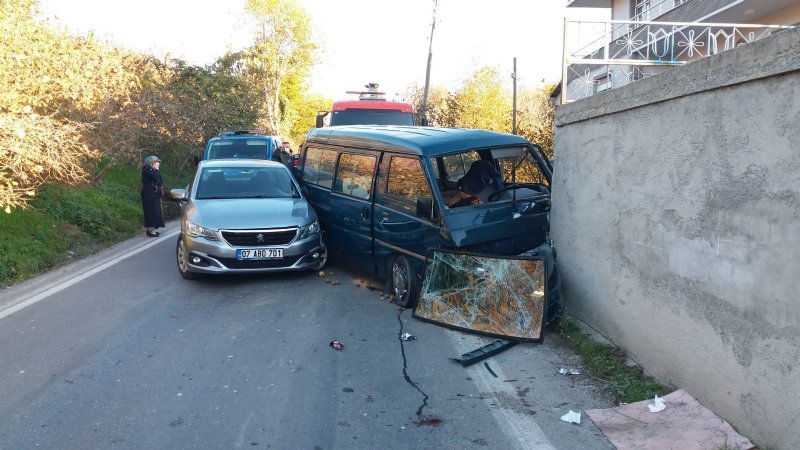 Kazada, biri çocuk iki kişi yaralandı - 1