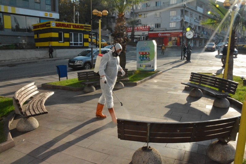 ORTAK KULLANIM ALANLARI İLAÇLANIYOR - 3