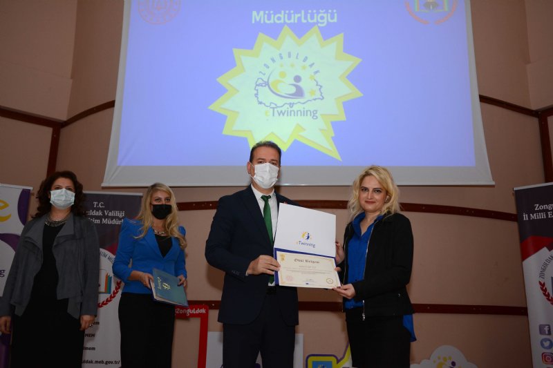 e-Twinning Avrupa Kalite Etiketleri  ve Ulusal Kalite Etiketleri törenle verildi - 4