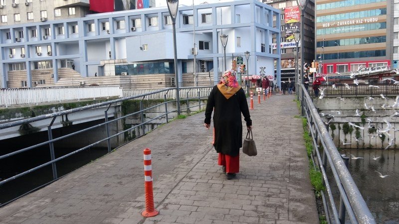 KISITLAMA BİTTİ, SOKAKLAR BOŞ! - 1