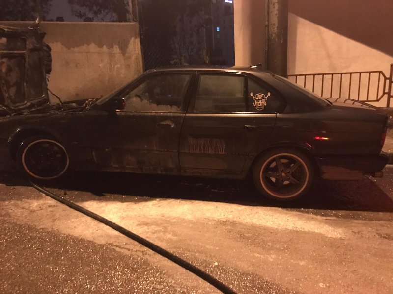 SÜRÜCÜ YANAN ARAÇTAN SON ANDA ATLADI - 2