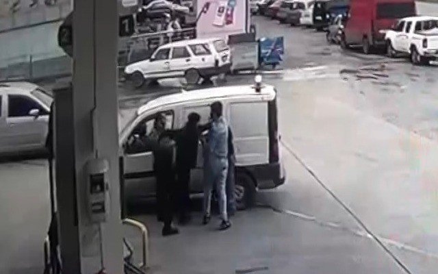 Tartışma kısa sürede kavgaya dönüştü - 3