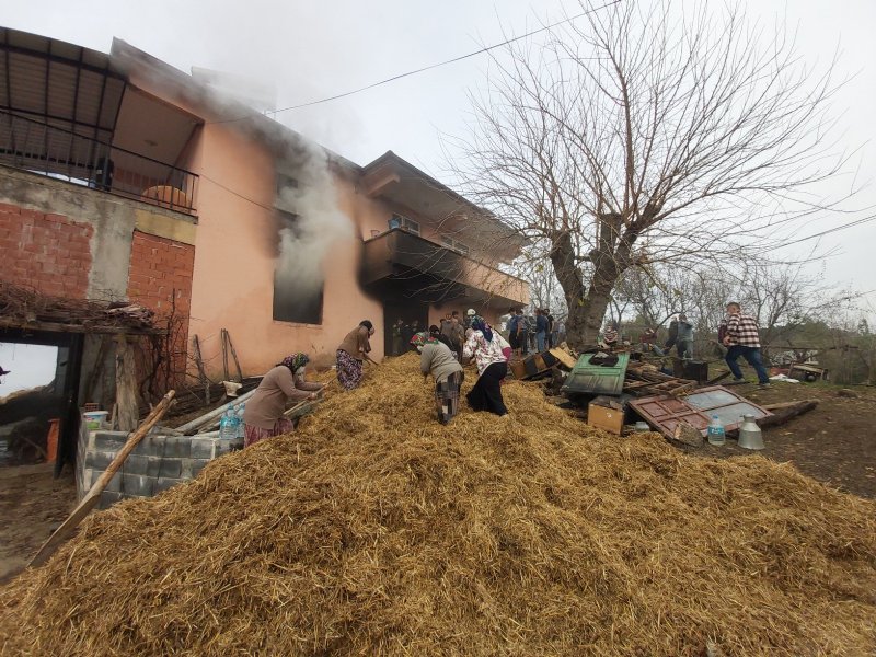 YANGINDA İKİ KİŞİ YARALANDI, 3 HAYVAN TELEF OLDU - 16