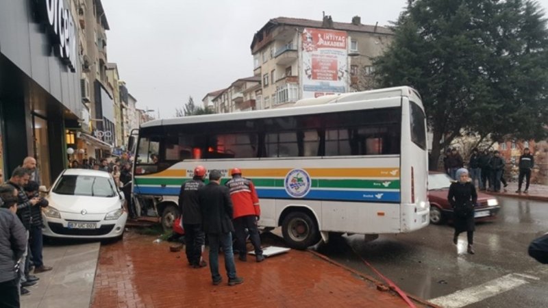 Kaza, trafiği kilitledi - 1