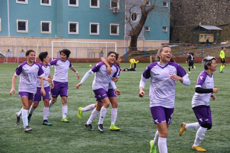 Kızlar 3 Puanı 3 golle aldı - 1