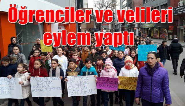  Öğrenciler ve velileri eylem yaptı