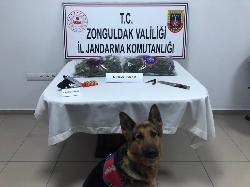 Zonguldak’ta 1 kilogram esrar ele geçirildi - 2