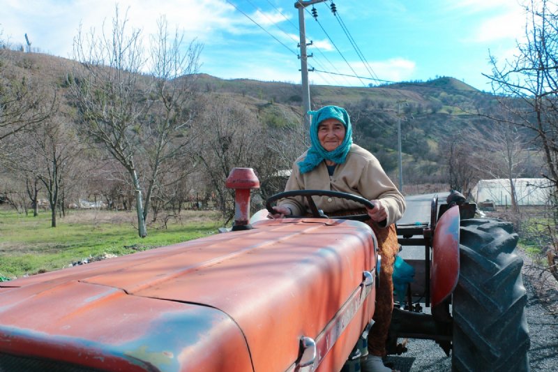 74 yaşındaki Ayşe teyze... - 2