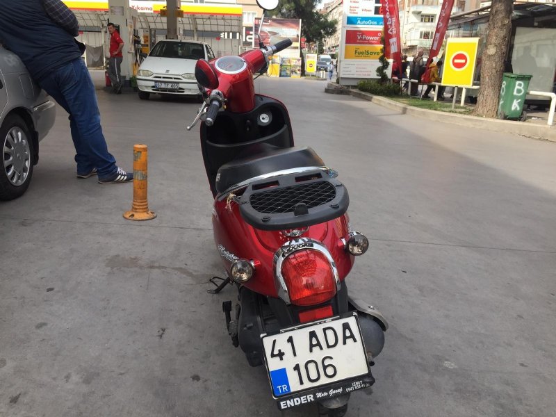 Motosikletten düştü - 1