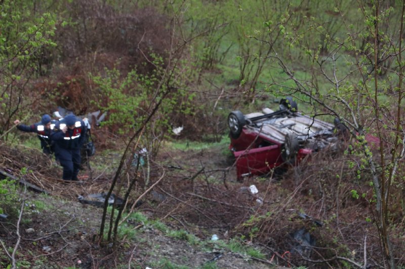 Otomobille 50 metreden uçtular - 2