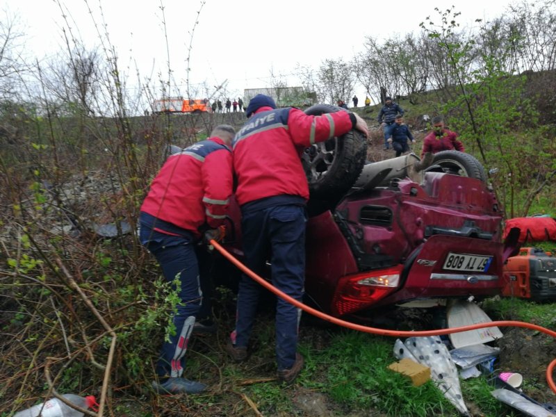 Otomobille 50 metreden uçtular - 4