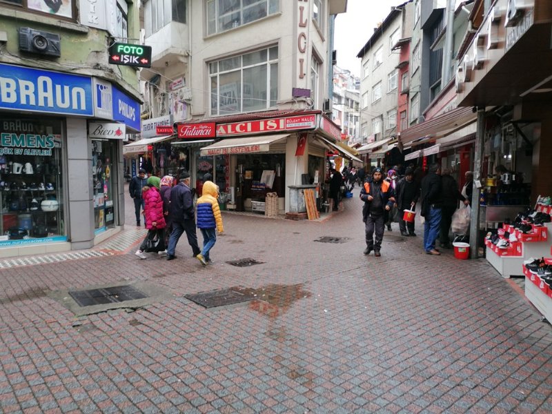 YAŞLILAR, EVDE TUTULAMIYOR! - 7