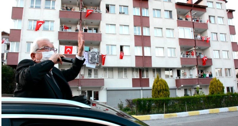 Başkan Posbıyık mahallelerde bayram kutladı - 1