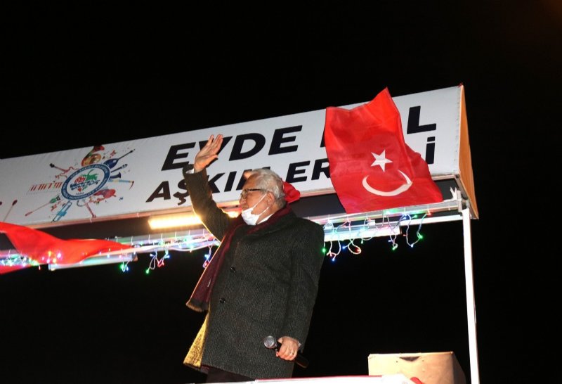 Başkan Posbıyık  mahallelerde bayram kutladı - 5