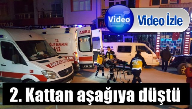 Evinin camlarını siliyordu...