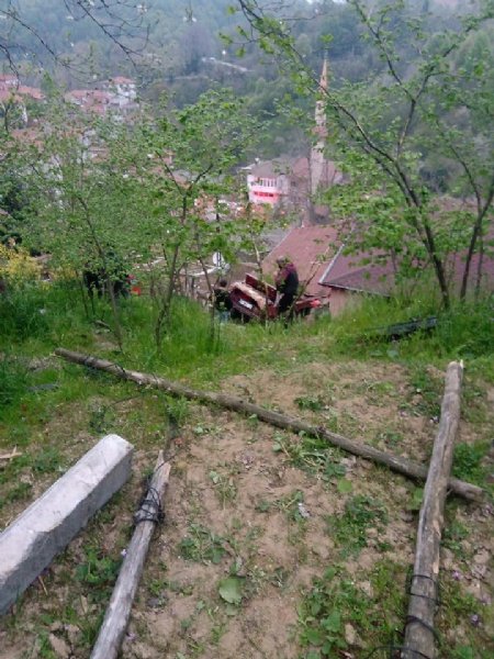 Yoldan çıkıp evin çatısına uçtu… - 3