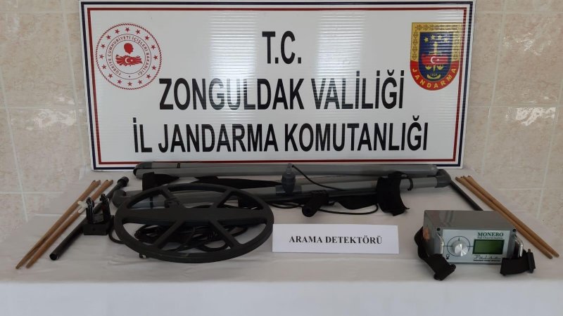 Jandarmadan define arayıcılara baskın - 1