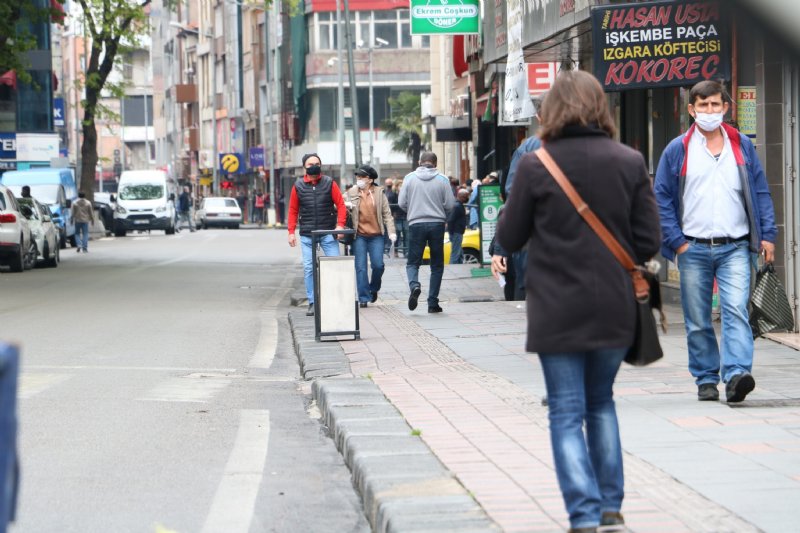 Kısıtlama sonrası cadde ve sokaklarda yoğunluk oluştu - 3