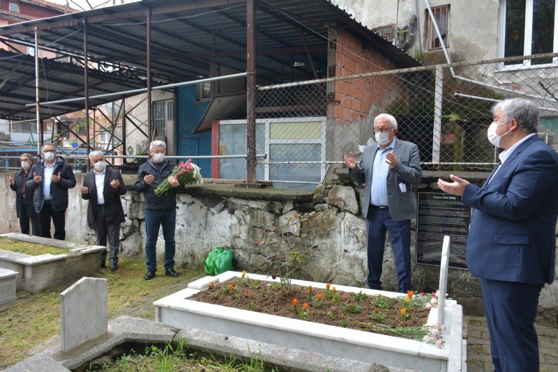 OSMAN ZEKİ ORAL, MEZARI BAŞINDA ANILDI - 1