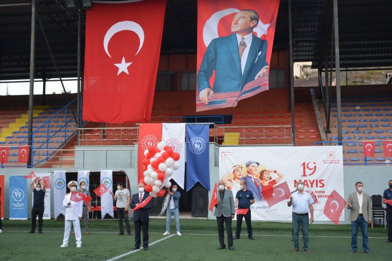 Protokol stadyumda, vatandaşlar balkonlarda kutladı - 2