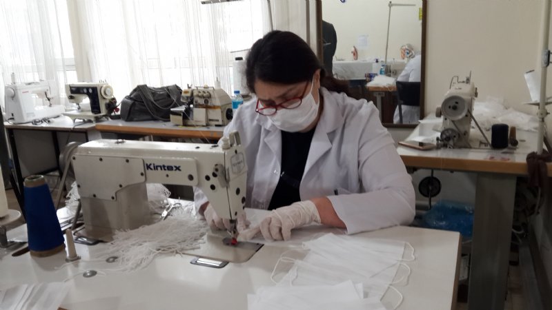 Sınava girecek adaylar için 37 bin maske dikecekler - 1