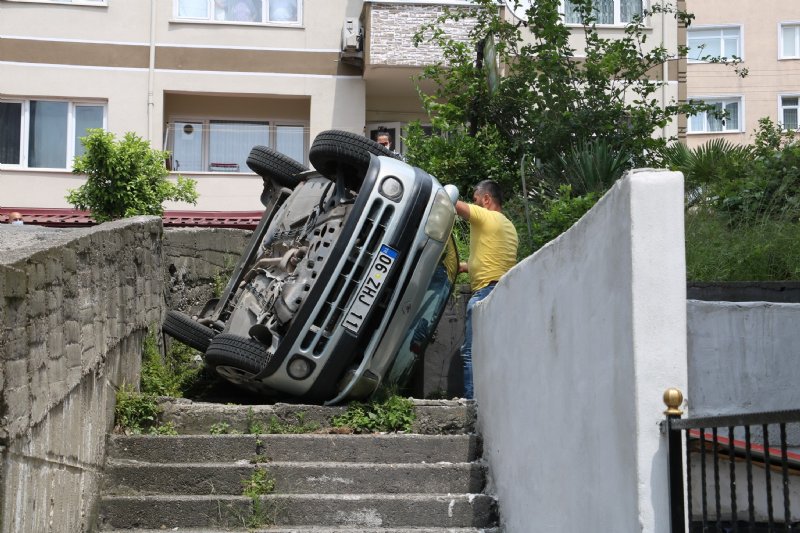 Anne ve oğlu saniyelerle ölümden döndü - 2