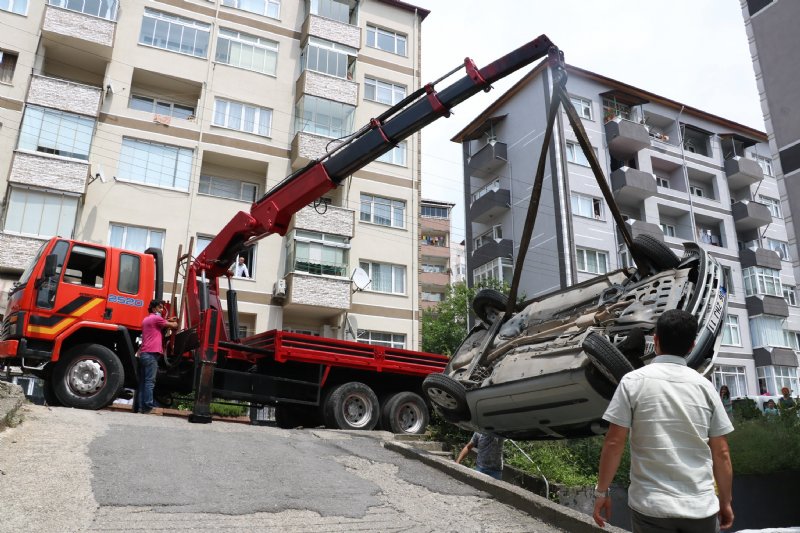 Anne ve oğlu saniyelerle ölümden döndü - 3