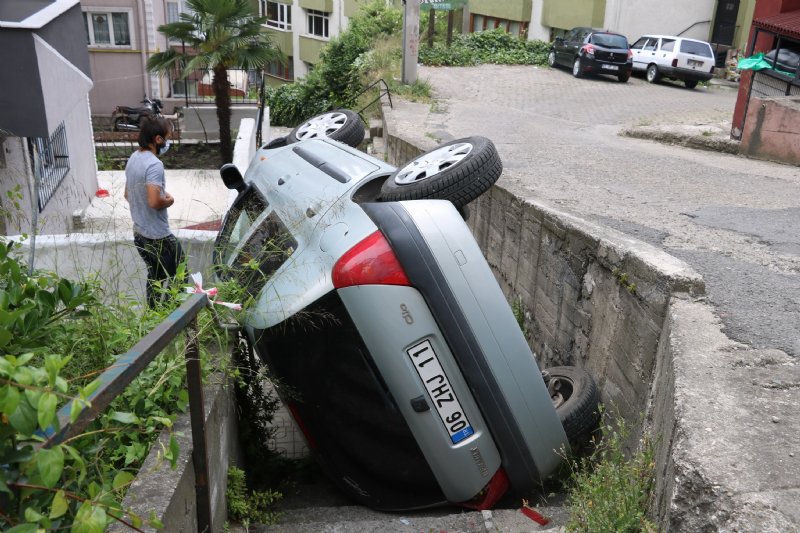 Anne ve oğlu saniyelerle ölümden döndü - 4